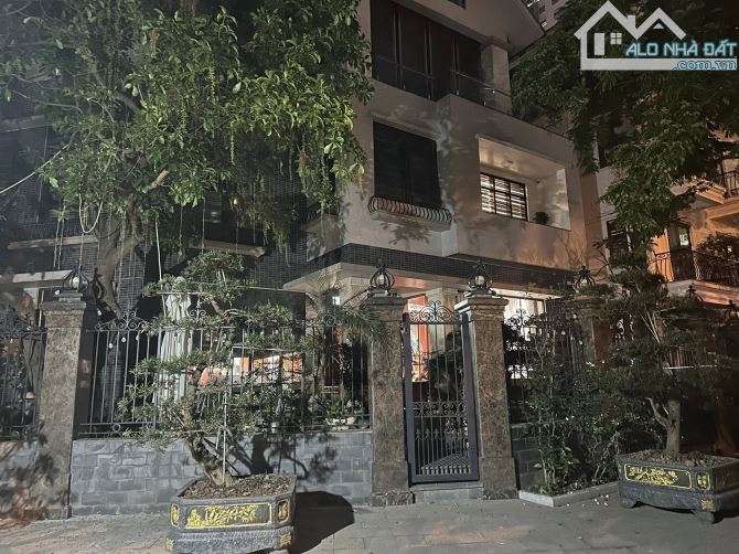 BÁN BIỆT THỰ CAO CẤP KHU NGOẠI GIAO ĐOÀN – XUÂN ĐỈNH – 105M² – 5 TẦNG – GIÁ 25 TỶ