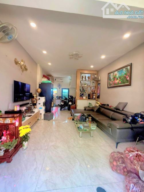 BÁN NHÀ SÁT LÊ VĂN QUỚ.I - NGÃ TƯ 4 XÃ - HẺM XE HƠI - DTSD 64M2