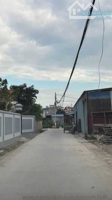 Bán lô góc 65m phường Dương Quan giá chỉ hơn 2 tỷ