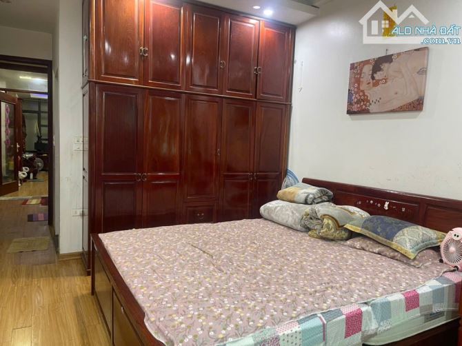 Bán nhà đẹp Ngọc Thuỵ- 52m - 5 tầng- Oto- không quy hoạch- ô chờ thang máy- 9 tỷ (Thương