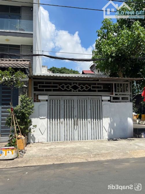 Bán nhà góc 2 mặt tiền đường nhựa Dương Quảng Hàm, P.6, Gò Vấp