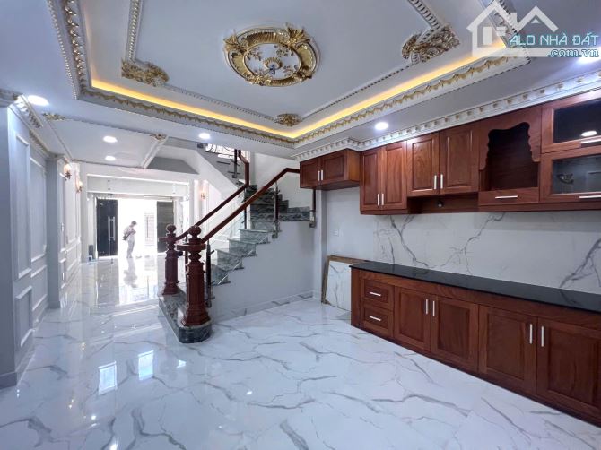 Siêu Phẩm Đẹp Lung Linh 5 Tầng 68m2 Gần Phạm Văn Đồng Linh Đông Thủ Đức Chỉ 8.7 tỷ Đẳng