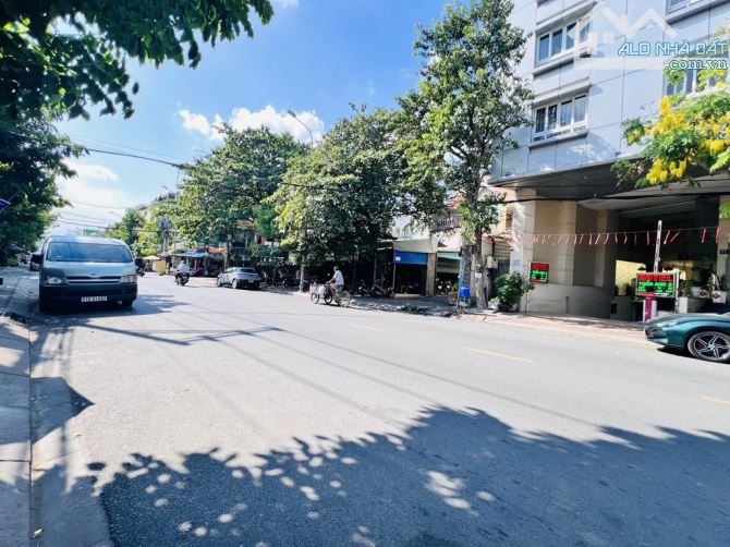 Mặt tiền đường lớn, ngang 6.5m, vị trí kinh doanh đỉnh