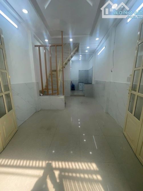 Bán Nhà Nguyễn Văn Cừ, P.2, Quận 5, ngay Quận 1 – 2 tầng – 2PN – Hẻm 4m – Giá Chỉ 5.28 Tỷ