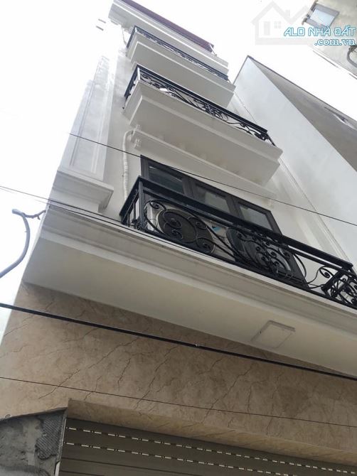 Sát chợ Hà Đông 33m2*5 Tầng-dân xây đẹp-ngõ to -gần Mặt phố-5.8 tỉ- T.L mạnh