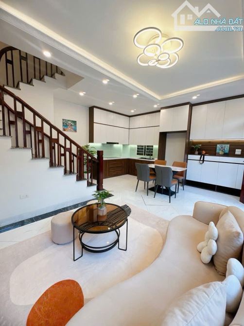 Bán nhà Sài Đồng, Long Biên, Hà Nội, 5,95 tỷ, 43m2, view đẹp, nhiều tiện ích, ngõ nông