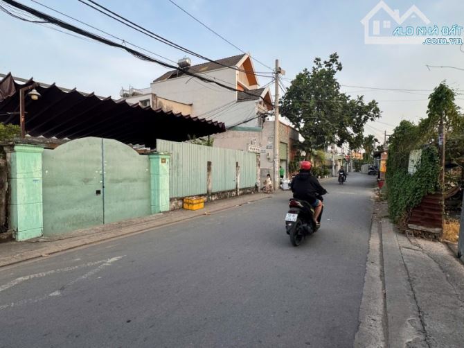 BÁN NHÀ MẶT TIỀN 310M2- GIÁ ĐẦU TƯ - KINH DOANH -ĐẦU TƯ ĐỀU OK - BÀ ĐIỂM - HOC MÔN