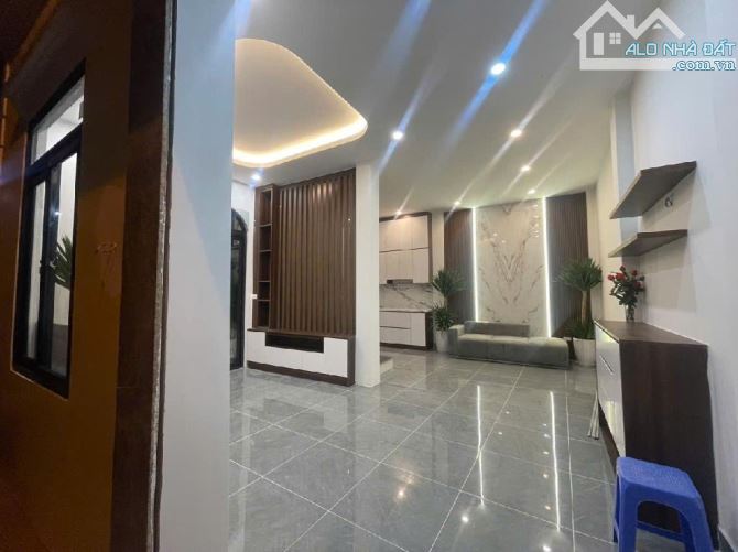 BÁN NHÀ MẶT TIỀN LẠC LONG QUÂN - 5 TẦNG HIỆN ĐẠI, VIEW HỒ TÂY - 8 TỶ