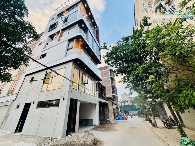TUYỆT PHẨM THẠCH BÀN KHU ĐẤU GIÁ X6 55M 7T MT 5M LÔ GÓC THANG MÁY VP XÂY ĐỘC LẬP HIẾM