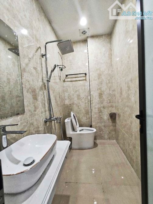 Bán nhà 4 tầng lô góc độc lập ngõ 633 Thiên Lôi