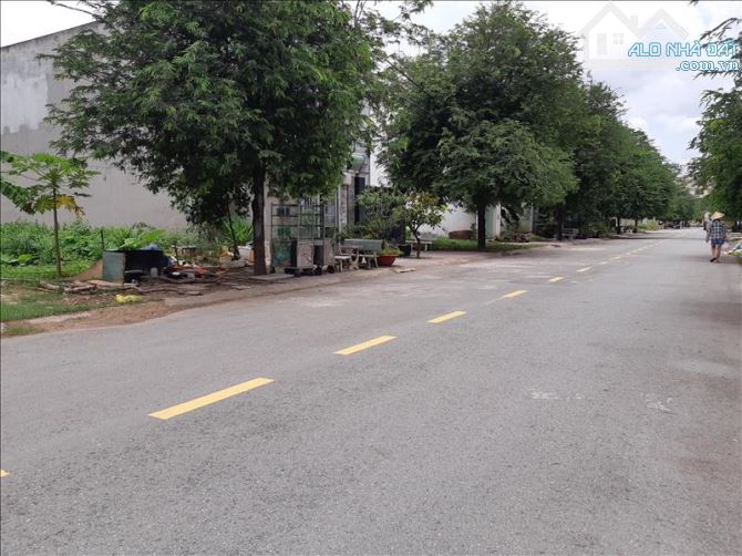 Bán 200m2 đất đấu giá khối 2 Vinh Tân lối 2 đường 8B, giá mềm nhất khu vực đối diện công