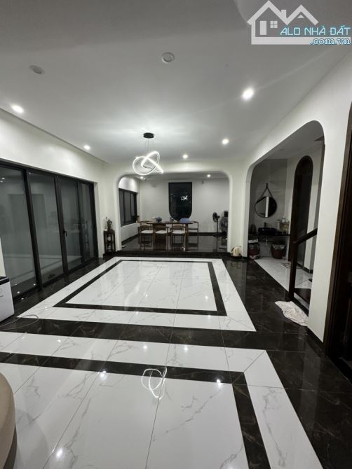 SIÊU PHẨM NGÕ 32 AN DƯƠNG - NHÀ NHƯ BIỆT THỰ MINI - 160M2 - 9M MẶT TIỀN GARA Ô TÔ GẦN PHỐ