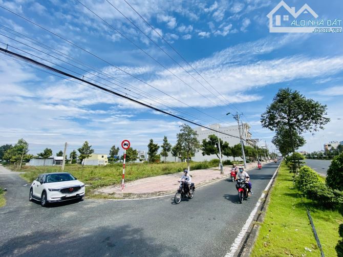 CƠ HỘI SỞ HỮU LÔ GÓC 3 MẶT TIỀN ĐẸP – VỚI GIÁ CỰC TỐT