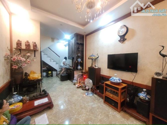 NHÀ ĐẸP TÔN ĐỨC THẮNG-PHÂN LÔ-2 THOÁNG-5T-GIÁ 7,6 TỶ