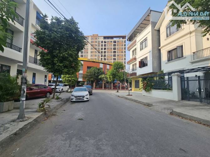 Pán căn Biệt thự xây thô cạnh trường mầm non Sao Mai thuộc công ty Nhà Khả Lễ, tp BN. Giá