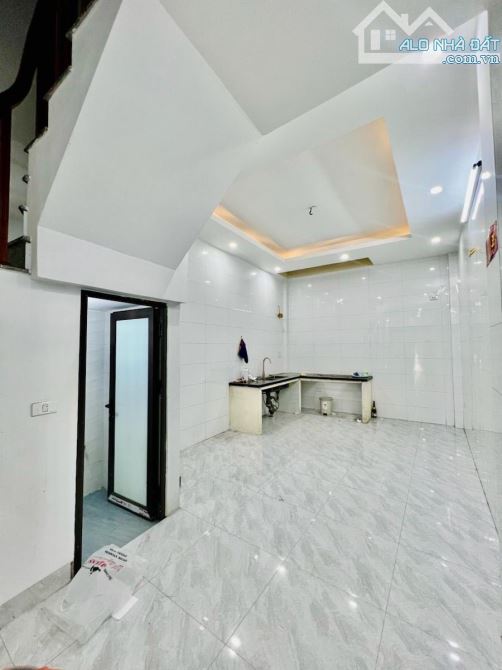 MINH KHAI - Chỉ 8.3 Tỷ – Diện tích rộng 50m² – 3 tầng – Sổ đỏ nở hậu