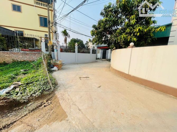 CHÍNH CHỦ GỬI BÁN LÔ ĐẸP, Diện tích 88m2 MT= 8,9m  Nằm tại Vĩnh tuy, Liên Nghĩa