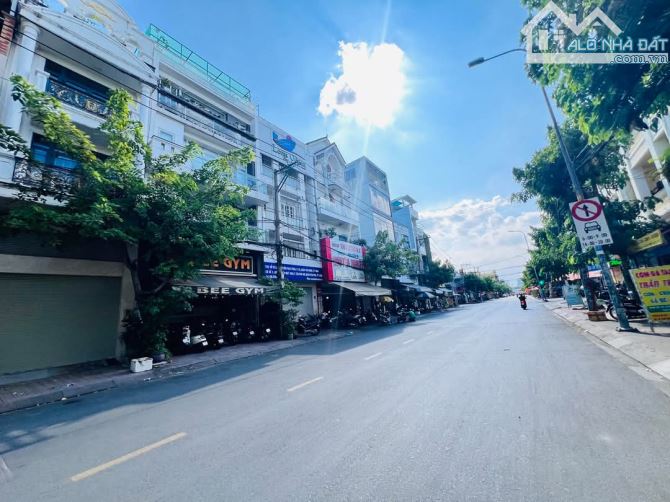 Bán nhà mặt tiền P15 Tân Bình, Trường Chinh, GẦN 200M- 6.5x30m- 2 Tầng, 22.xx tỷ
