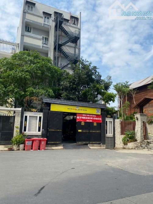 Bán nhà mặt tiền đường số 30 Linh Đông Tp Thủ Đức 300m2 có hầm 4 tầng dòng tiền 1.5 tỷ/năm