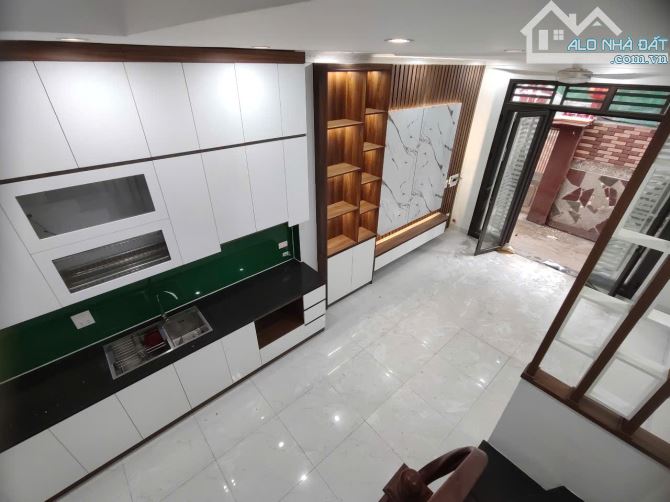 CẦN BÁN NHÀ 5 TẦNG ĐẸP TẠI  ĐA SỸ, KIẾN HƯNG, HÀ ĐÔNG  Vị Trí Đẹp, Gần Chợ,