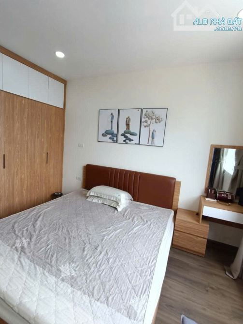 Cho thuê căn hộ chung cư A10 KĐT Nam Trung Yên 100m2, 3 phòng ngủ, 2 vệ sinh FULL