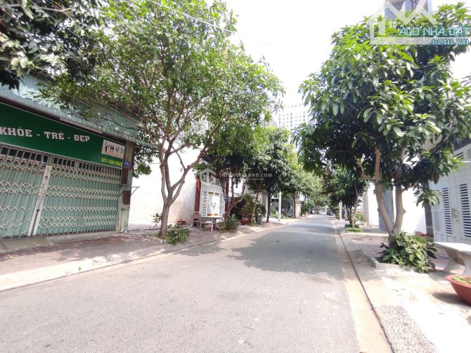 BÁN LÔ ĐẤT 68M2, KHU ĐÔ THỊ CHÍ LINH 1. HƯỚNG TÂY TỨ TRẠCH