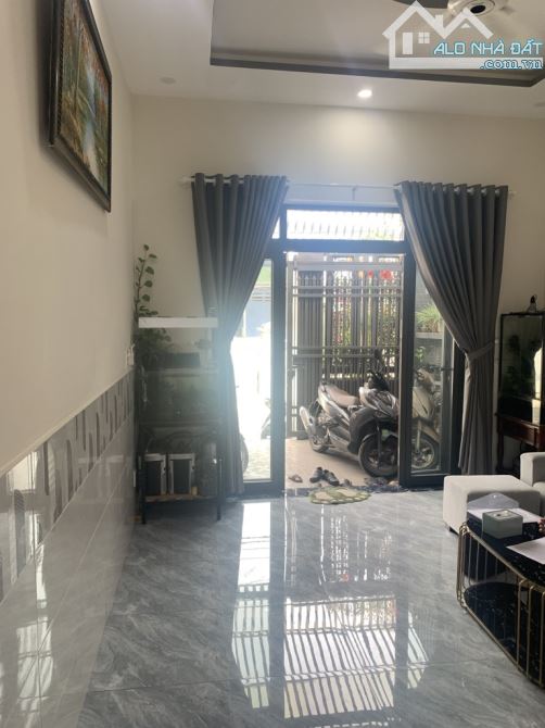 NHÀ ĐẸP Ở NGAY _ HXH TRÁNH BÌNH CHIỂU THỦ ĐỨC
