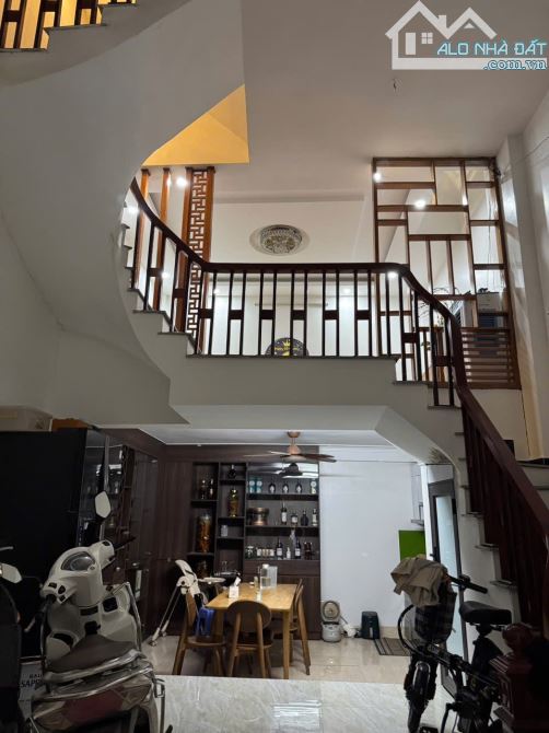 CẦN BÁN 73 TÂN TRIỀU MỚI 40M2 5 TẦNG 4 NGỦ 50M RA Ô TÔ CHƯA TỚI 8 TỶ