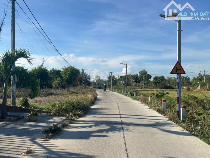 Bán 5m x 37m mặt tiền Nguyễn Hữu Thọ, Tân Thiện, thị xã LaGi giá rẻ nhất