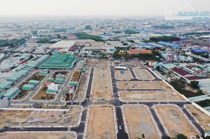 ĐẤT NỀN NGAY SÂN BAY LONG THÀNH , ĐƯỜNG 30M DÂN CƯ ĐÔNG ĐÚC SỔ CÓ SẴN GIÁ 12TR/M2