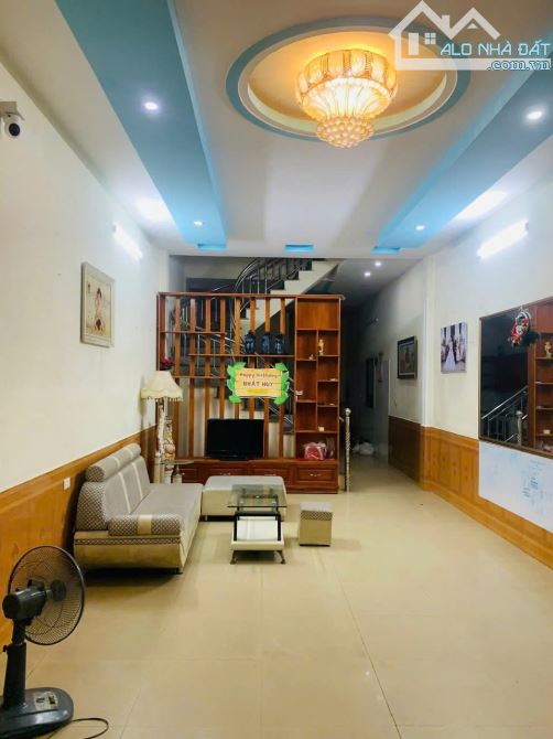 Cần cho thuê nhà tuyến 2 Quán Nam ô tô đỗ cửa chỉ với 10 đồng