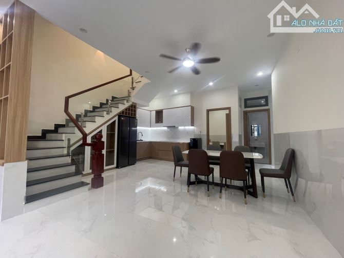 NHÀ 3 TẦNG ĐẸP – FULL NỘI THẤT – DT 82M2 NGANG KHỦNG 6,09M NỞ HẬU 6,56M – CHỈ 4 TỶ X