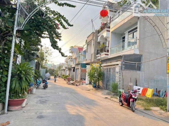 Nhà 3 tầng đường số 12 phường Trường Thọ Tp Thủ Đức 61m2 nhà 3 tầng giá tốt định cư