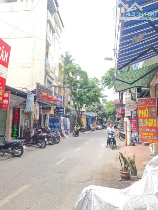 BÁN NHÀ MẶT PHỐ HOA BẰNG KINH DOANH CỰC ĐỈNH  67M2 - 3 TẦNG