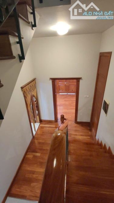 Biệt thự góc 3 mặt tiền Nguyễn Thành Ý 260m2, 13x20m, 4 tầng, 139 tỷ
