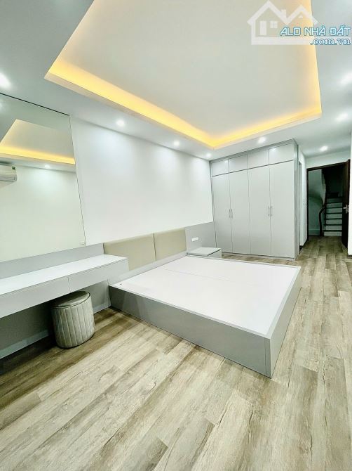 Siêu phẩm Phú Đô 6 tầng thang máy ngõ ô tô 7 chỗ vào nhà, mới tinh chưa ở