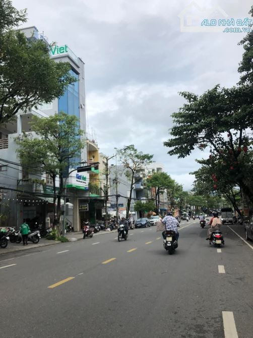 Nhà 3 tầng mặt tiền Hải Phòng Kẹp Kiệt S=150M2 ngang 7.2m Giá: 23.5 tỷ  Đối diện bệnh viện