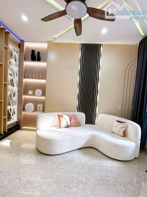 NHÀ KIỆT VỊ TRÍ TRUNG TÂM - SẠCH ĐẸP - FULL NỘI THẤT  - GIÁ CỰC TỐT