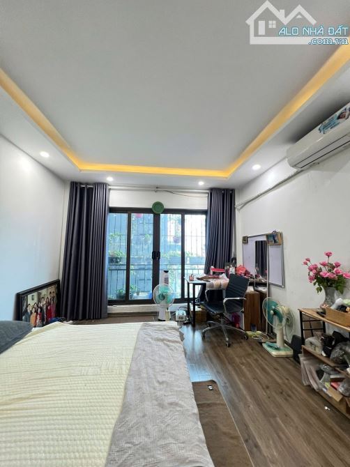 TRỊNH ĐÌNH CỬU HOÀNG MAI 36M 8,9TỶ 6 TẦNG MT 4M CĂN GÓC NGÕ THÔNG Ô TÔ ĐỖ CỔNG