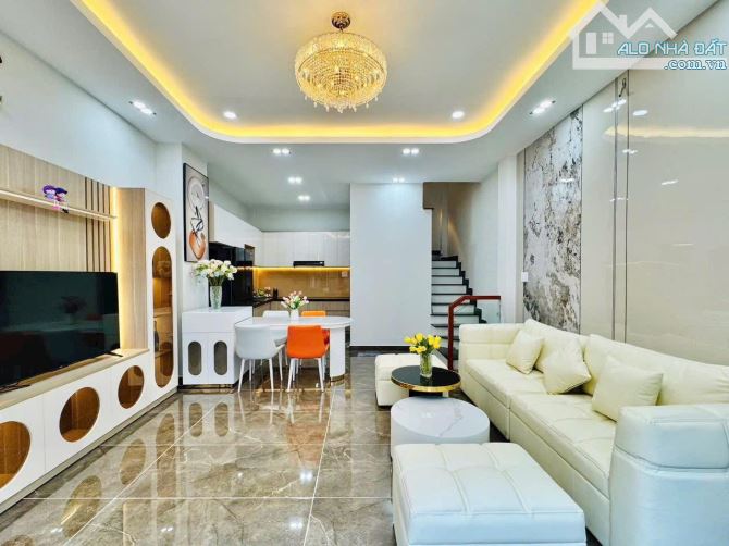 Thanh Lý Nhanh Căn Nhà Ngay Huỳnh Văn Bánh, Phú Nhuận Giá 5 Tỷ 620Tr/ SHR
