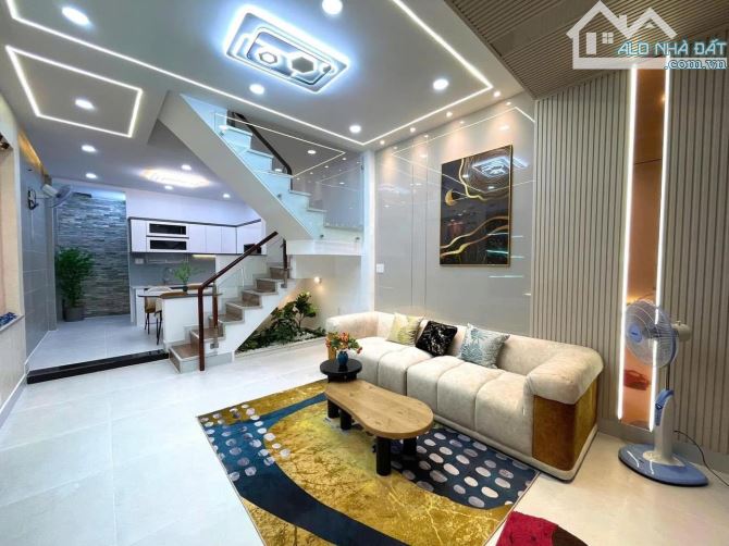 ⚜️Nhà mới xây ngay đường Đoàn Văn Bơ, Quận 4 / 58.8m2 / Giá 2 Tỷ 460 (Full 100%)