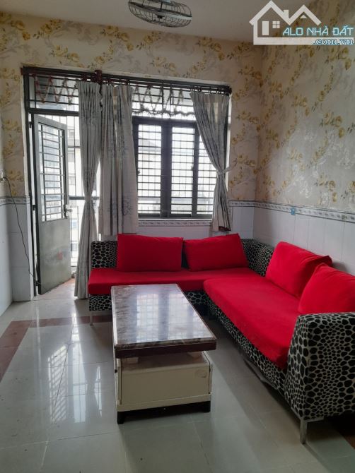 Cần bán chung cư 312 Lạc Long Quân Quận 11 - sổ hồng rồi giá 2,8 tỷ