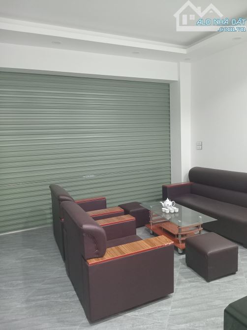 Bán nhà Đường Bờ Sông Tựu Liệt, Thanh Trì, 90m2x4T, giá 16 tỷ, 4 oto ngủ trong nhà