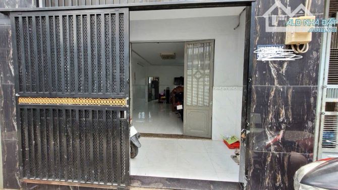Nhà đẹp 2 tầng BTCT Ni Sư Huỳnh Liên – sổ riêng, nở hậu, gần sân bay