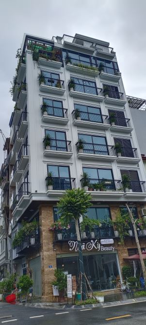 Siêu Hiếm!Bán đất Gia Thượng, view Hồ Ao Lão, DT to, MT rộng, vỉa hè 3 làn xe, xây tòa nhà