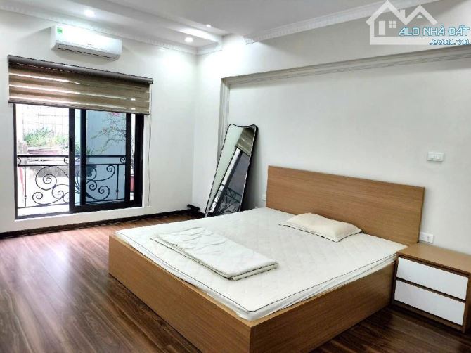 CHỦ NHỜ E BÁN NHANH CĂN 5T CỰC HÓT NGÕ THÔNG PHỐ HOÀNG NHƯ TIẾP, MT 4M, GIÁ 8,05 SIÊU HIẾM