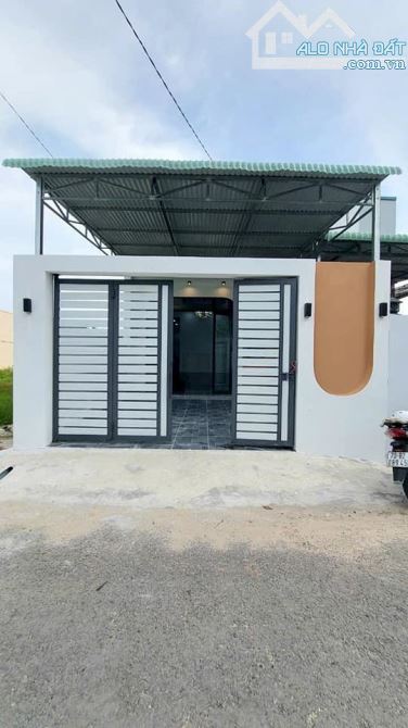 Nhà mới dọn vào ở ngay 135m2, SHR, Củ Chi, Giá 1 tỷ 040.