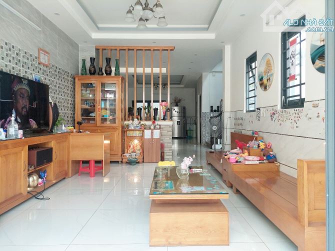 Bán Nhà Đường 3052 Phạm Thế Hiển- 6m x 18m -108m.2- 3 Lầu - 4PN-5WC F7 Q8- Nhà Mới Keng