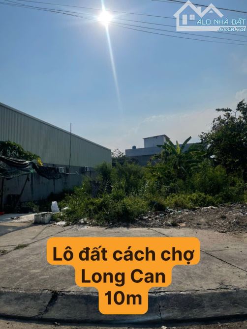 CHÍNH CHỦ BÁN NHANH LÔ ĐẤT MẶT TIỀN DT833B CÁCH CHỢ LONG CAN 10m LIỀN KỀ BẾN LỨC