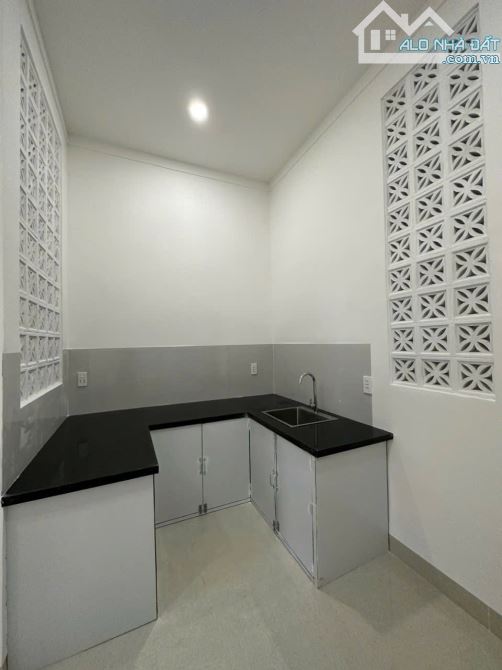 Bán nhà mặt tiền kinh doanh Nguyễn Phúc Chu đang cho thuê 7tr/1 tháng